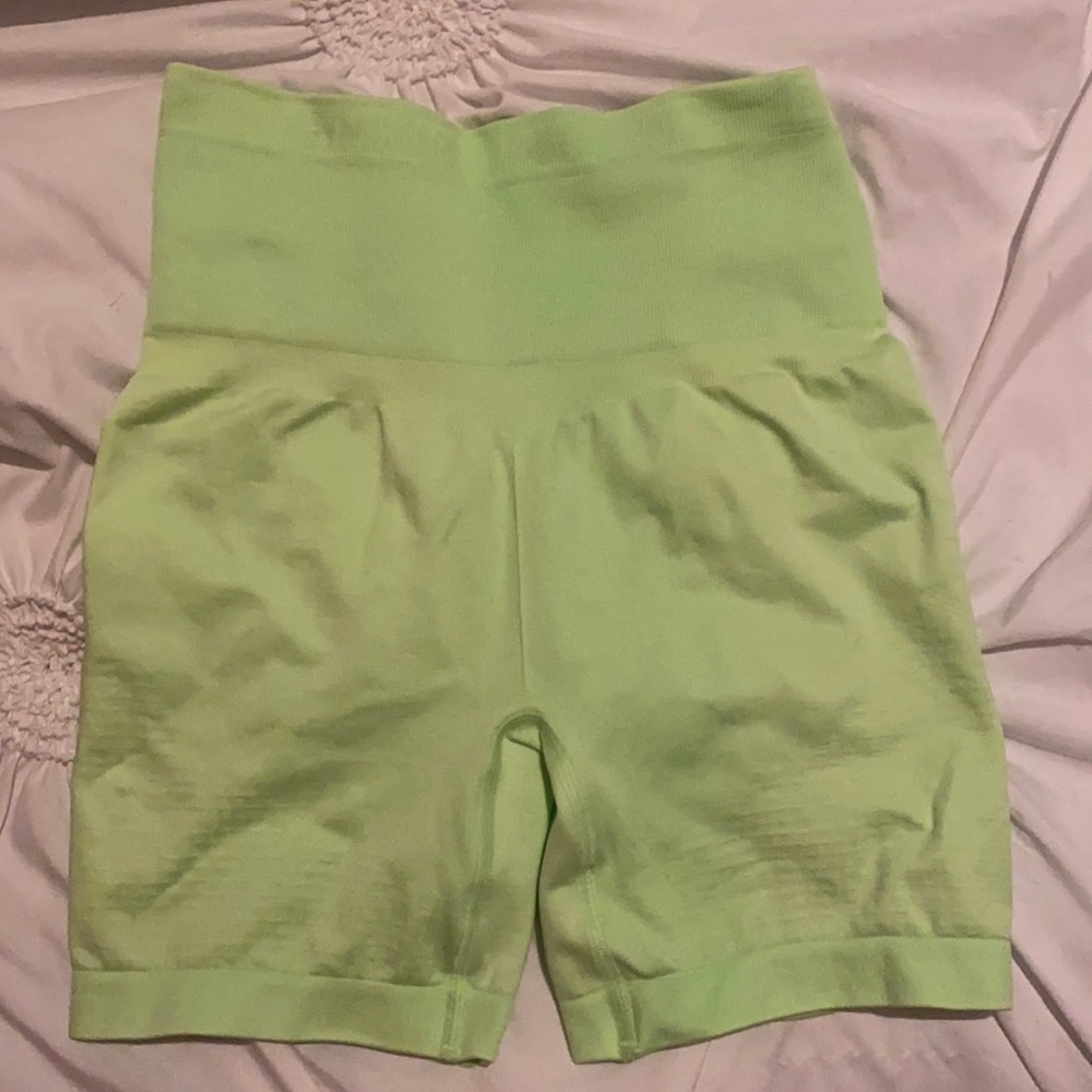 APEX SEAMLESS SHORTS